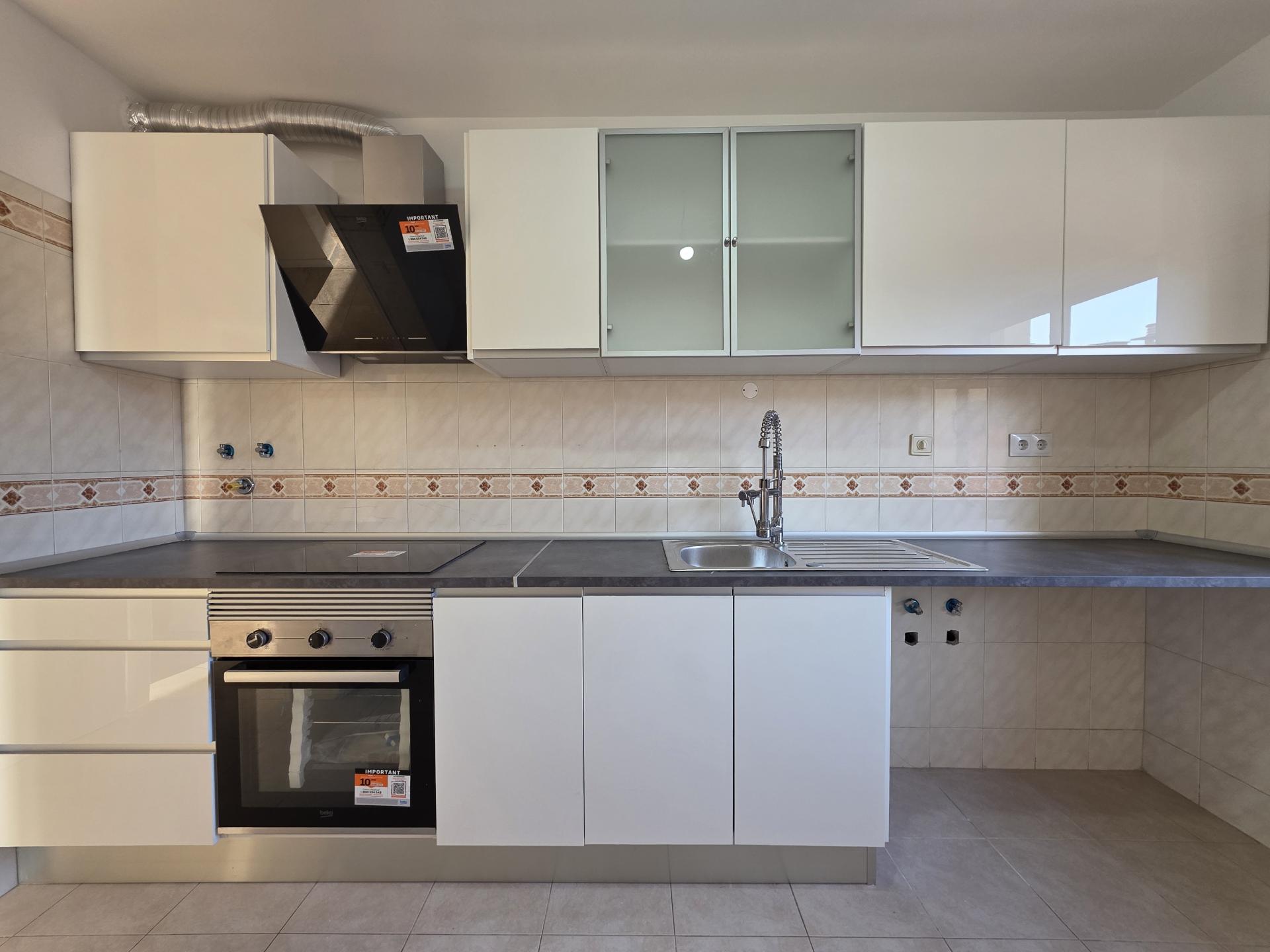 Apartamento T2 com Melhoramentos | Tapada das Mercês - Mem Martins