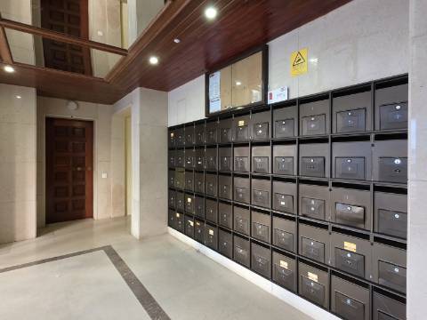 Apartamento T2 com Melhoramentos | Tapada das Mercês - Mem Martins