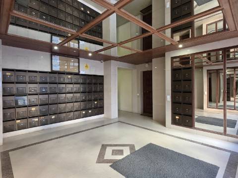 Apartamento T2 com Melhoramentos | Tapada das Mercês - Mem Martins