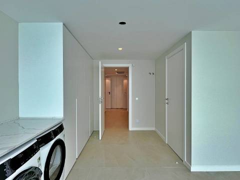 Moradia independente T5+2 à venda em Verdizela, Corroios