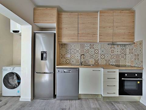 Apartamento T2 totalmente remodelado na Baixa da Banheira.