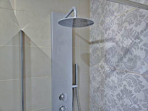 Apartamento T2 totalmente remodelado na Baixa da Banheira.