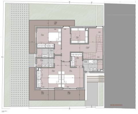 Elegante Moradia T3 + 1 Recém-Construída, Três Suites, Acabamentos Premium e Jardim Privativo