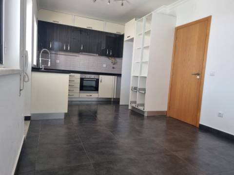 Distinta Moradia T3+1 Contemporânea com Logradouro Privado e Estúdio Évora, Património Mundial da UNESCO