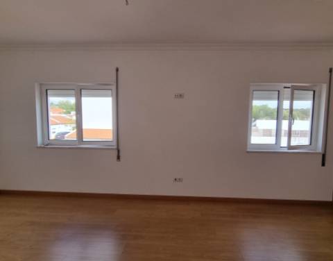 Distinta Moradia T3+1 Contemporânea com Logradouro Privado e Estúdio Évora, Património Mundial da UNESCO