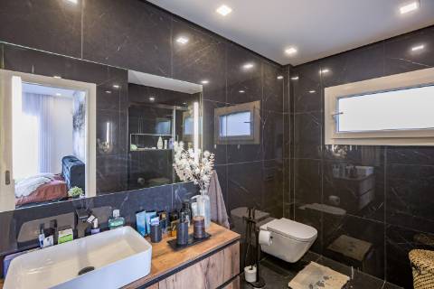 Moradia Térrea T4 de Elegância Contemporânea com Piscina e Jardim Privado Azeitão