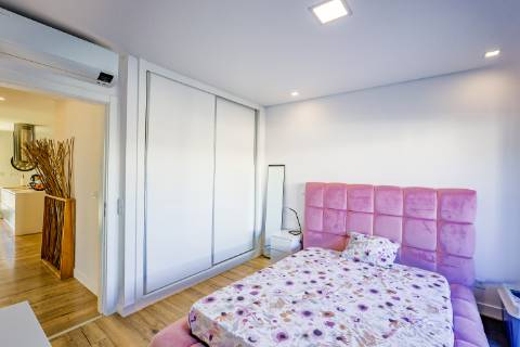 Moradia Térrea T4 de Elegância Contemporânea com Piscina e Jardim Privado Azeitão