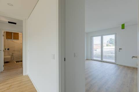 Nova construção APT T3 com Suite, Varanda e Box | 35 min de Lisboa · 10 min das praias da Costa de Prata