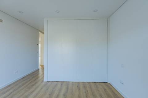 Nova construção APT T3 com Suite, Varanda e Box | 35 min de Lisboa · 10 min das praias da Costa de Prata