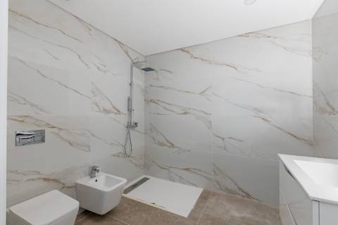 Construção Contemporânea APT T3 Novo com Suite, Varanda e Box | 35 min de Lisboa · 10 min das praias da Costa de Prata