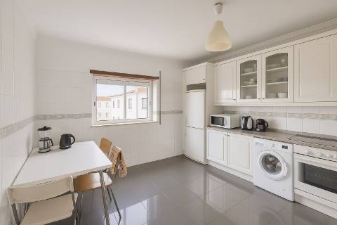 T3 Frente FCT NOVA A 5 Min Egas Moniz e Praias Investimento