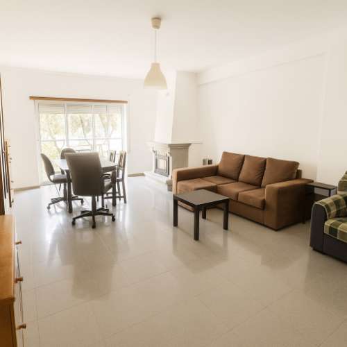 T3 Frente FCT NOVA A 5 Min Egas Moniz e Praias Investimento