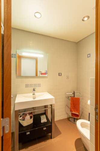 Exclusivo Duplex T4 com Piscina, Ginásio, Amplos Jardins, Parque Infantil e Garagem Fechada (Box) para 3 Viaturas Condomínio de Referência a 20 Minutos de Lisboa e a 15 Minutos das Praias da Costa da Caparica