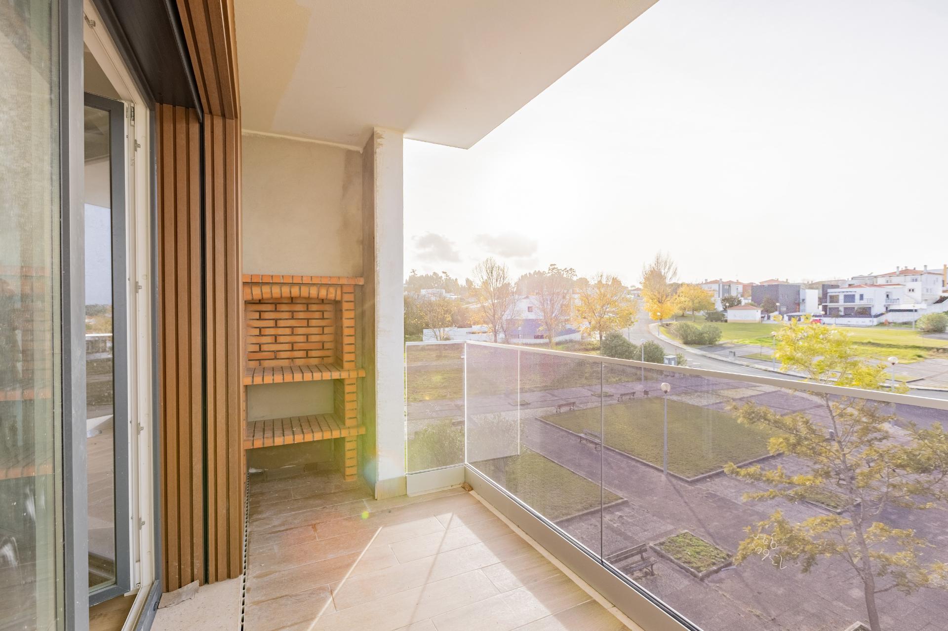 Estilo e Conforto APT T3 Novo com Suite, Varanda e Box | 35 min de Lisboa · 10 min das praias da Costa de Prata