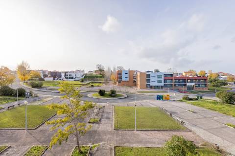 Estilo e Conforto APT T3 Novo com Suite, Varanda e Box | 35 min de Lisboa · 10 min das praias da Costa de Prata