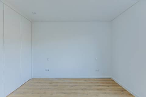 Estilo e Conforto APT T3 Novo com Suite, Varanda e Box | 35 min de Lisboa · 10 min das praias da Costa de Prata