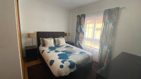 Moradia T3 + 1 Central com 2 Lugares de Garagem e Excelente Localização | A 30 Minutos de Lisboa