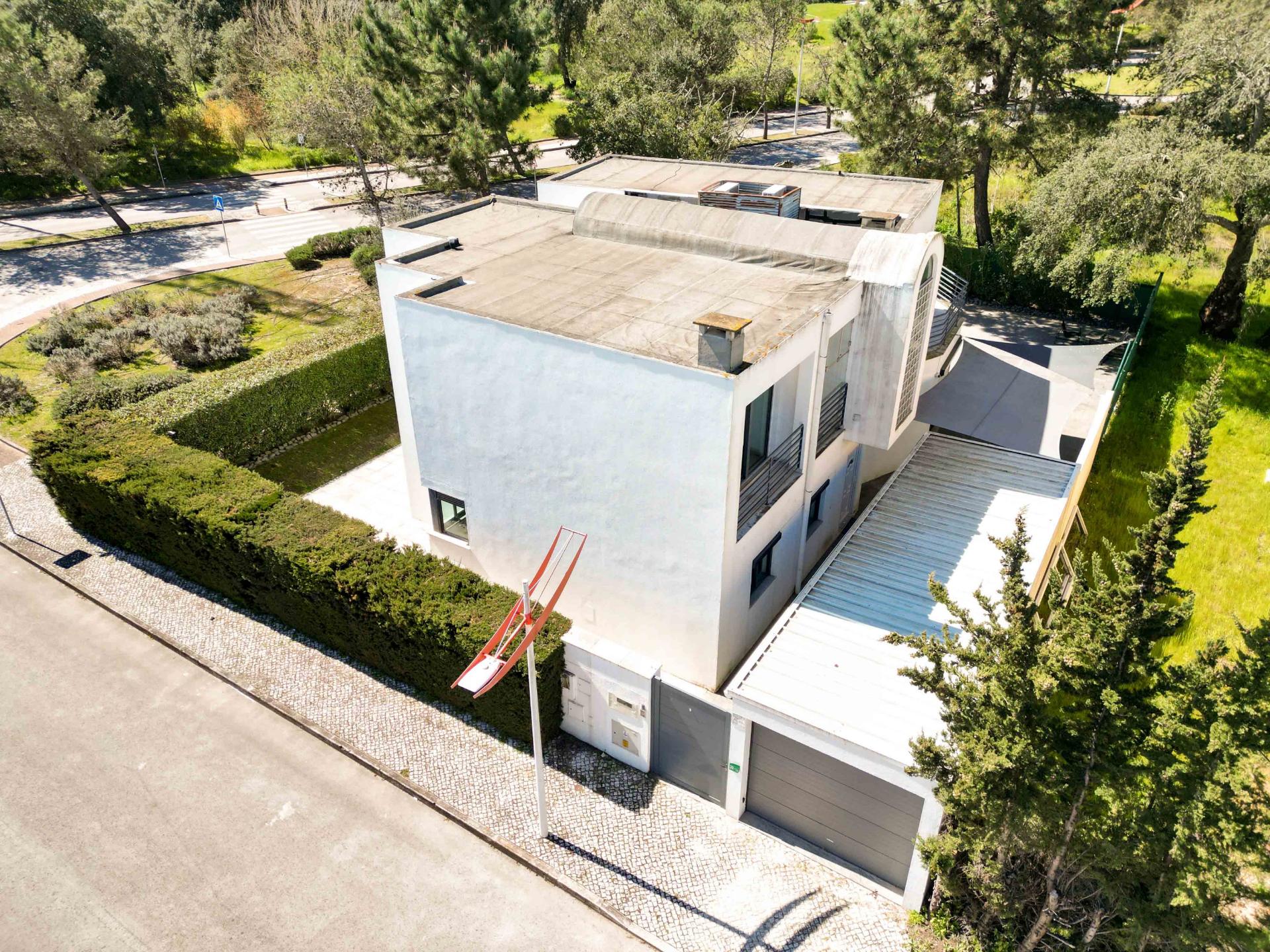 Moradia V5 Independente | Primeira Linha Golfe | Piscina Privada e Garagem