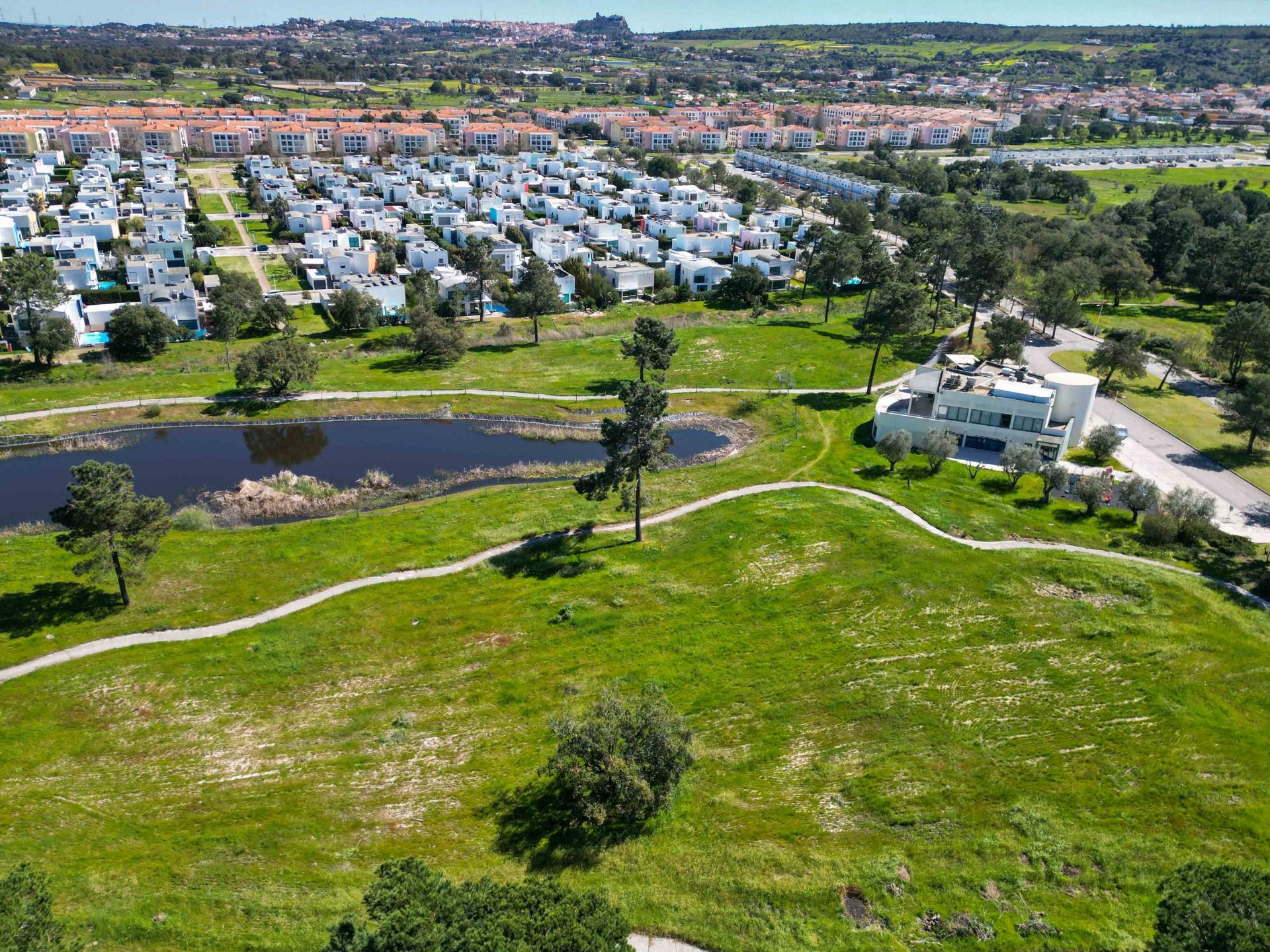 Moradia V5 Independente | Primeira Linha Golfe | Piscina Privada e Garagem