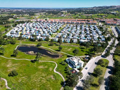 Moradia V5 Independente | Primeira Linha Golfe | Piscina Privada e Garagem