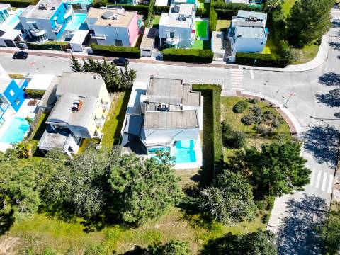 Moradia V5 Independente | Primeira Linha Golfe | Piscina Privada e Garagem