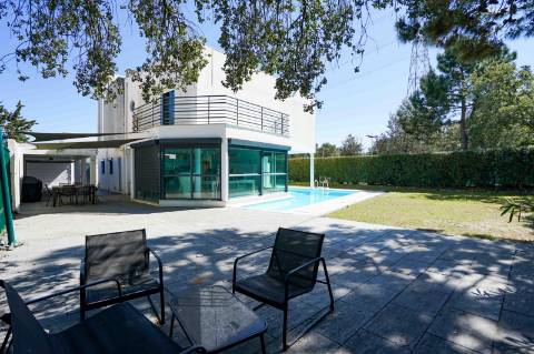 Moradia V5 Independente | Primeira Linha Golfe | Piscina Privada e Garagem