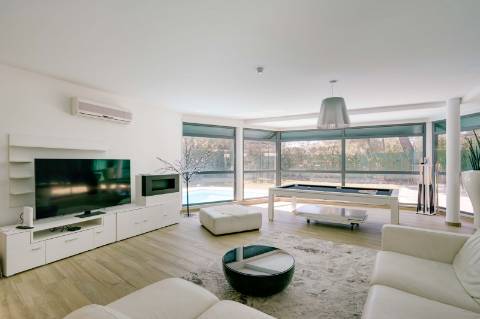 Moradia V5 Independente | Primeira Linha Golfe | Piscina Privada e Garagem