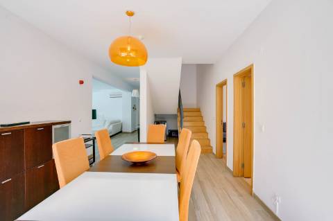 Moradia V5 Independente | Primeira Linha Golfe | Piscina Privada e Garagem