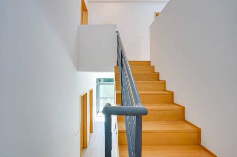 Moradia V5 Independente | Primeira Linha Golfe | Piscina Privada e Garagem