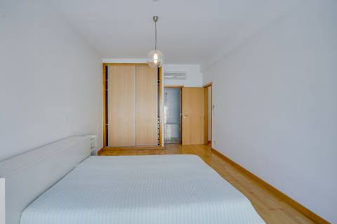 Moradia V5 Independente | Primeira Linha Golfe | Piscina Privada e Garagem