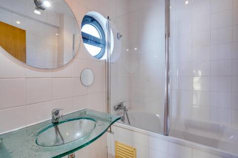 Moradia V5 Independente | Primeira Linha Golfe | Piscina Privada e Garagem