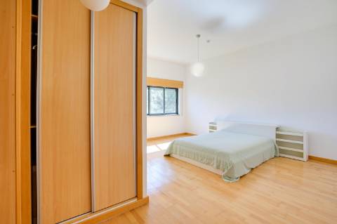 Moradia V5 Independente | Primeira Linha Golfe | Piscina Privada e Garagem