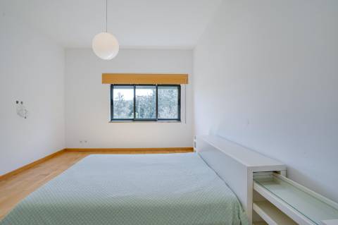 Moradia V5 Independente | Primeira Linha Golfe | Piscina Privada e Garagem