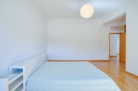 Moradia V5 Independente | Primeira Linha Golfe | Piscina Privada e Garagem