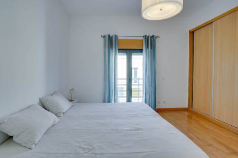 Moradia V5 Independente | Primeira Linha Golfe | Piscina Privada e Garagem