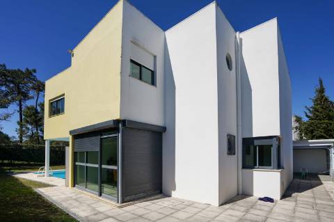 Moradia V5 Independente | Primeira Linha Golfe | Piscina Privada e Garagem