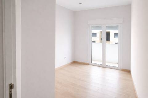 Distinto T2 Remodelado no Coração de Alcochete | A Escassos Passos do Rio | Conforto e Qualidade de Vida