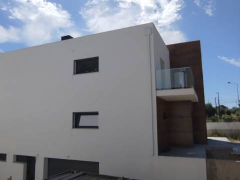 Moradia T4 em Construção