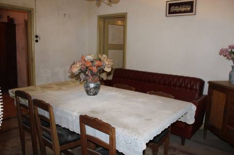 Duas Moradias para Remodelar para Venda na Lousa, Castelo Branco