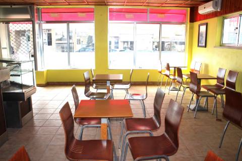 Espaço Comercial com Habitação