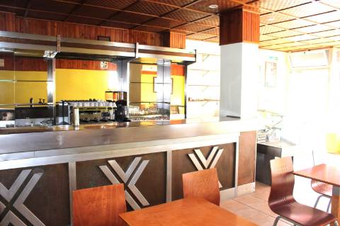 Espaço Comercial com Habitação