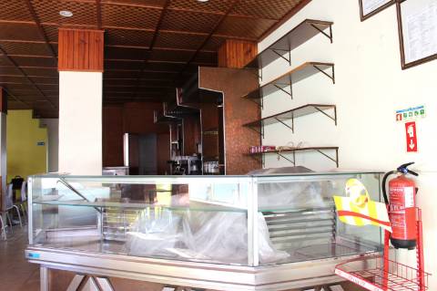 Espaço Comercial com Habitação