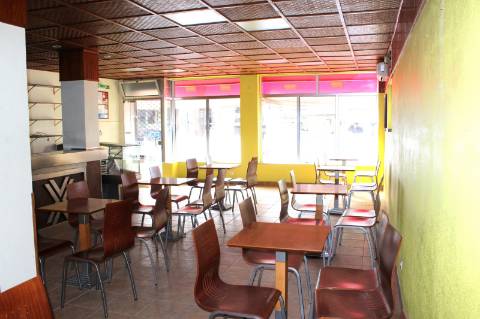 Espaço Comercial com Habitação