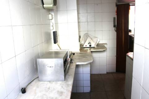 Espaço Comercial com Habitação