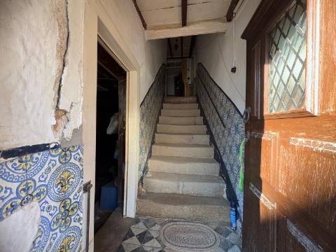 Moradia para Remodelar - Potencial para Alojamento Local