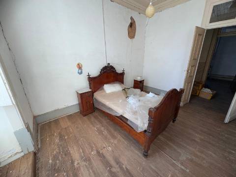 Moradia para Remodelar - Potencial para Alojamento Local