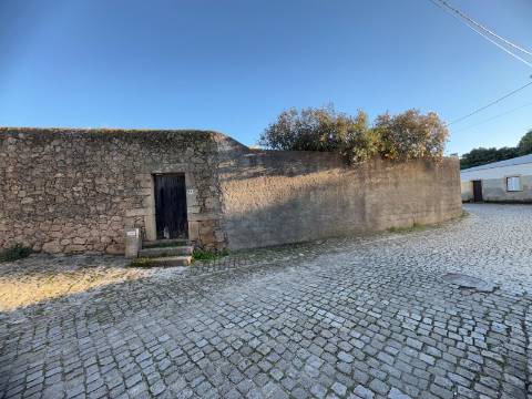 Moradia para Remodelar - Potencial para Alojamento Local