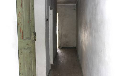 Moradia com Logradouro para Remodelar