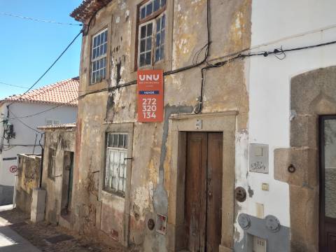 Moradia com 4 frações de utilização independente - Zona Histórica