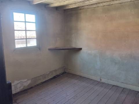 Moradia com 4 frações de utilização independente - Zona Histórica